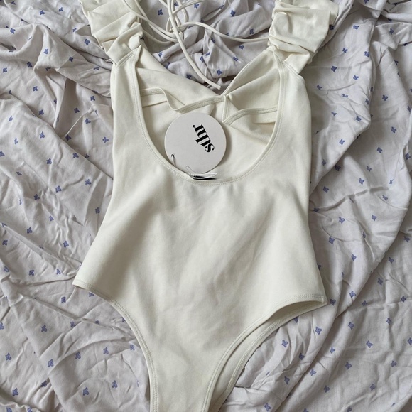 STHR Studios Ballet Bodysuit in Ivory - Picture 2 of 3